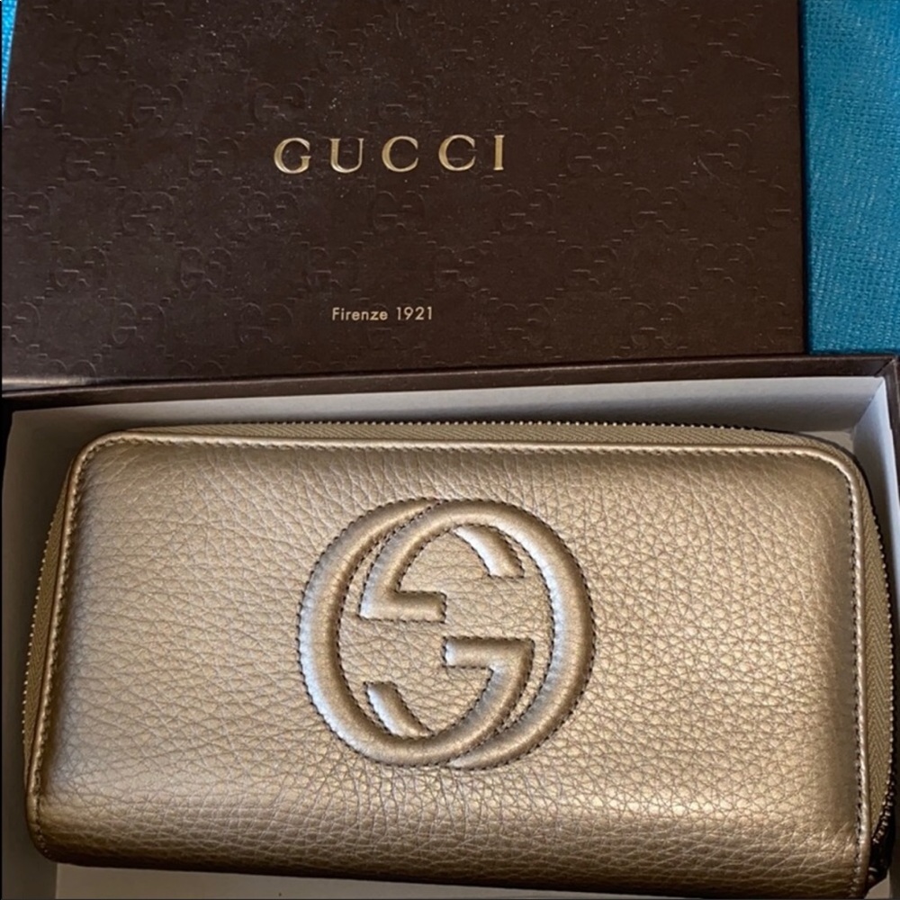 Authentic double zipper Gucci wallet